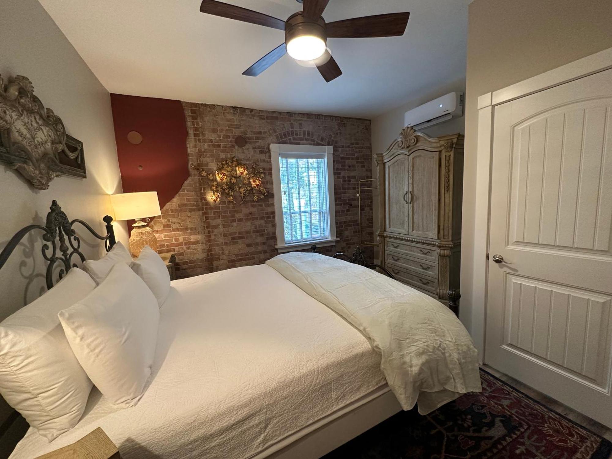 Bisbee Brownstone Suites Szoba fotó